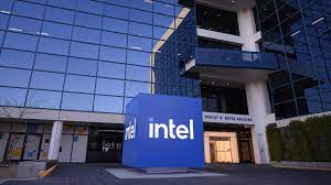 Intel Akan Produksi Chip Prosesor Ukuran Hampir Setengan Bus